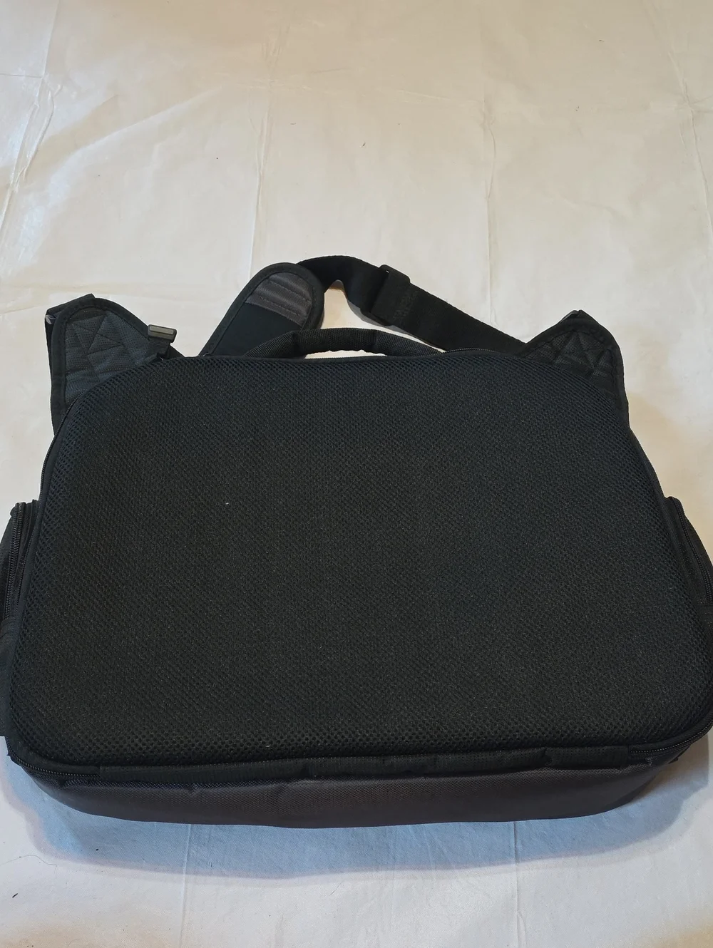 Eddie Bauer Nylon Messenger Laptop Bag Briefcase Travel‎ Gray Black